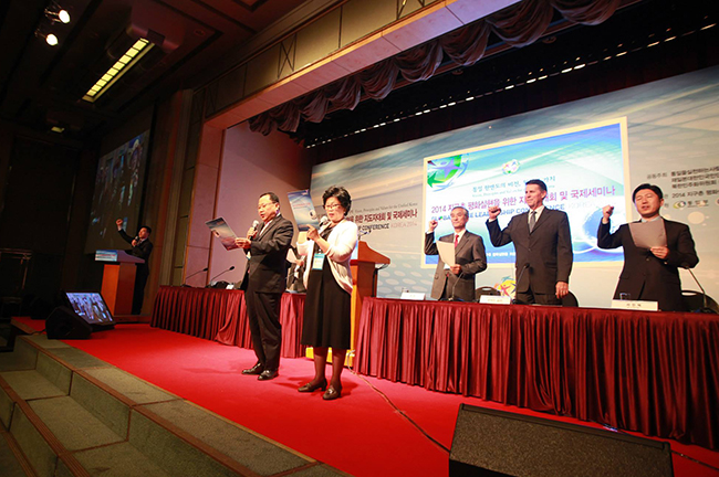 Closing Plenary at Global Peace Leadership Conference 2014 Seoul, Korea