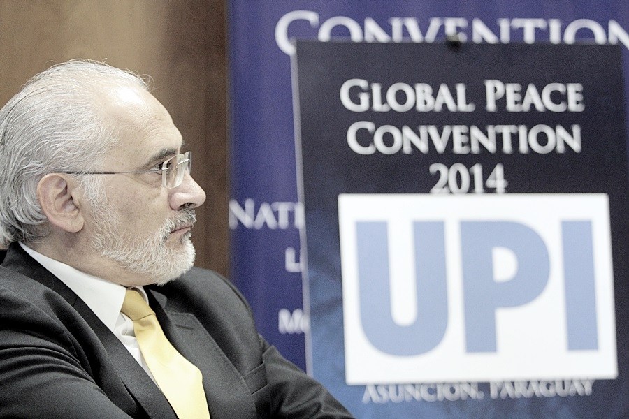 H.E. Carlos Mesa in Media Session at Global Peace Convention 2014