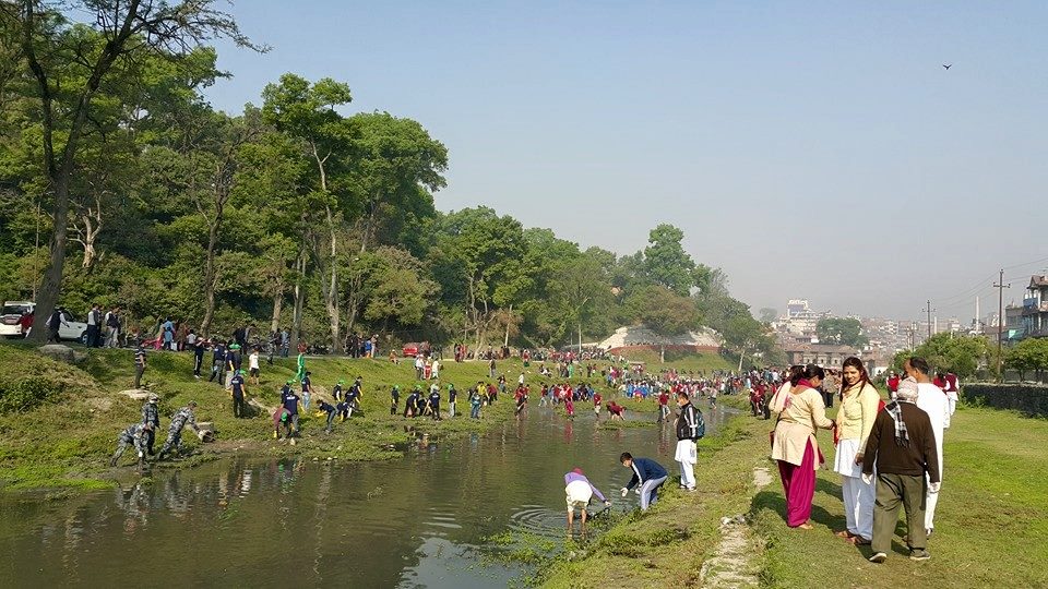 Global Peace Foundation Nepal Volunteers cleaning Bagmati River
