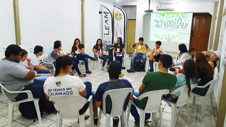 Weekly seminars of GPWoman in the Peacebuilding and Conflict Resolution Circle under the theme "Building Values" with teenagers from the LEAM social project.
