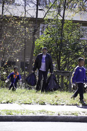 Atlanta volunteers clean up neighborhood