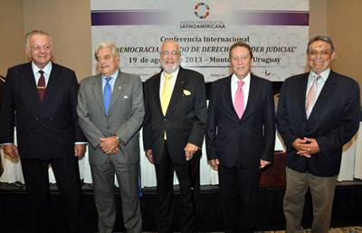 Left to right: former Presidents Juan Carlos Wasmosy (Paraguay), Luis Alberto Lacalle (Uruguay), Gustavo Noboa (Ecuador), Vinicio Cerezo (Guatemala), and Jaime Paz Zamora (Bolivia).