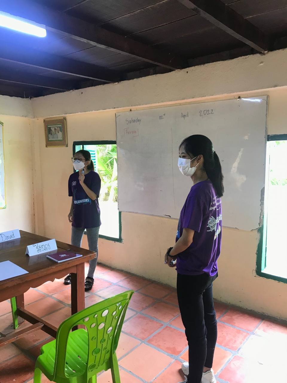 Cambodia Volunteers teach English