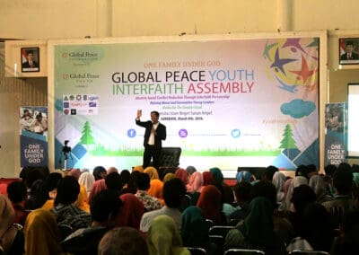 Febryan Kiswanto, Manager of “Gerakan Melukis Harapan Surabaya Indonesia”, speaking at Global Peace Youth Interfaith Assembly