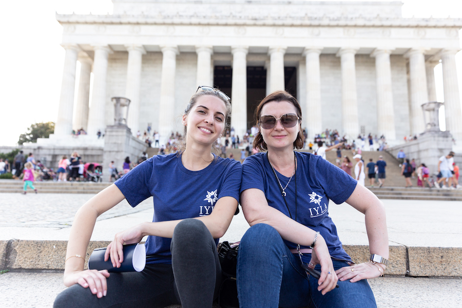 IYLA Visits the Lincoln Memorial