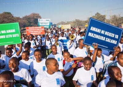 The grand event for commemorations of International Day of Peace on Saturday 21 started with a march full of youth and students