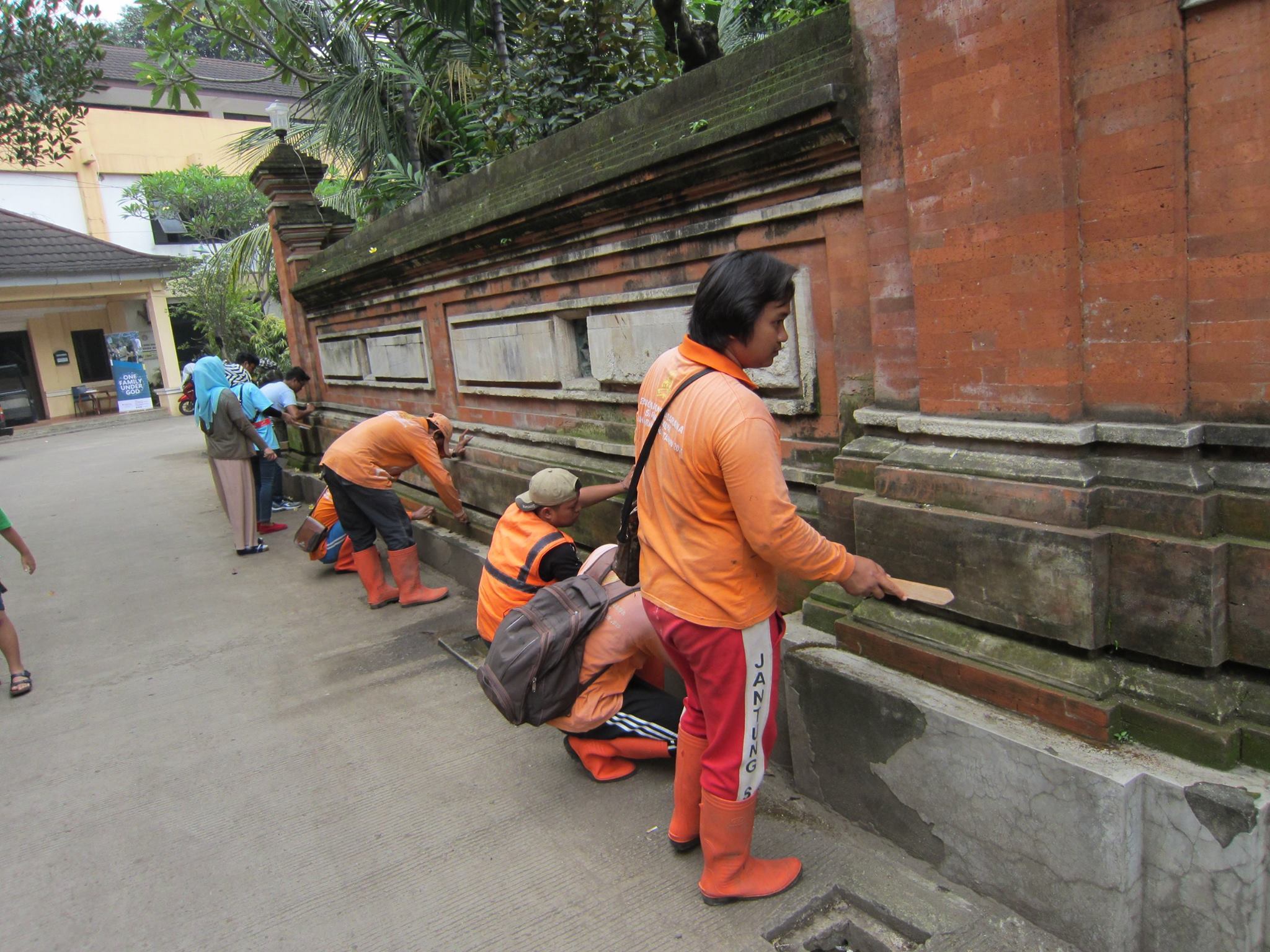Hindu Temple Clean Up 2