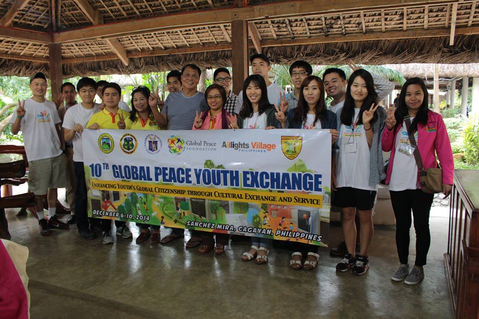 International volunteers at Sitio Pureg