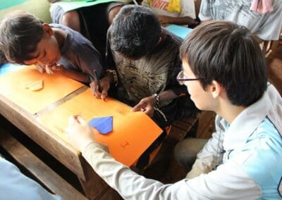 Yoshitaka Goto assist local elementary students