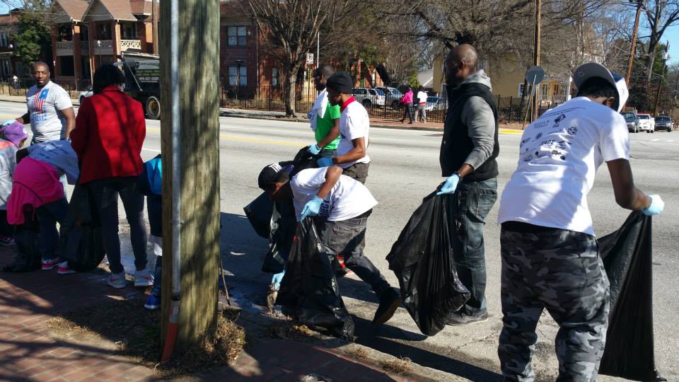 Volunteers Clean up for MLK Service Day 2015.