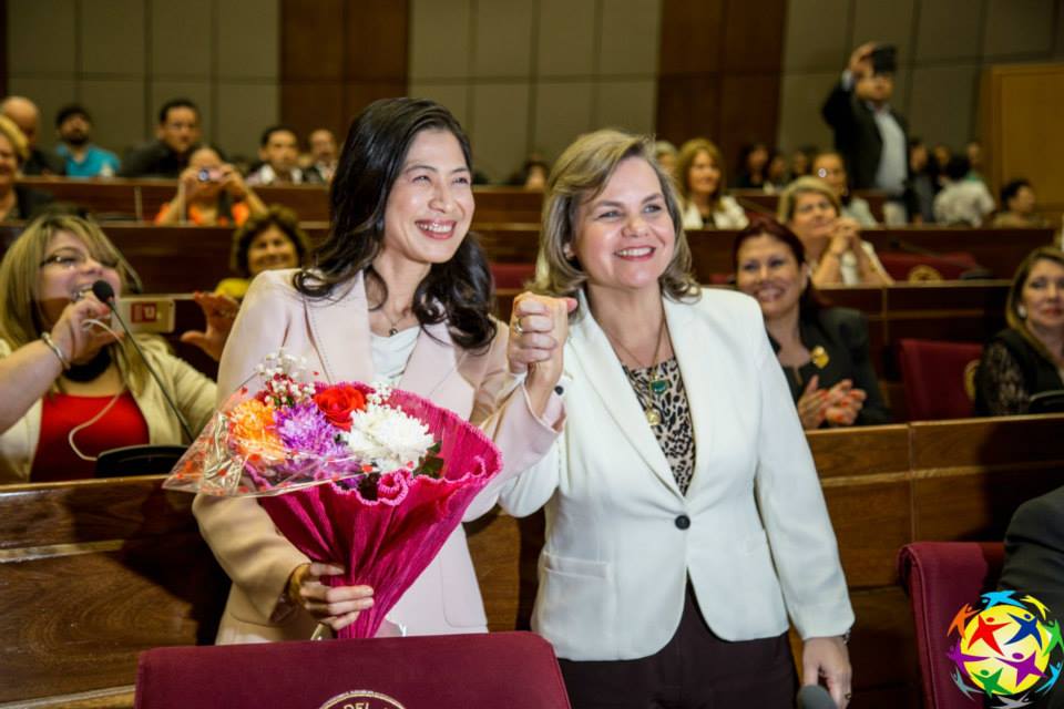Dr. Soon ok Kang with National Senator of Paraguay Lilian Samaniego, Living for the Sake of others awards, Paraguay, Global Peace Foundation