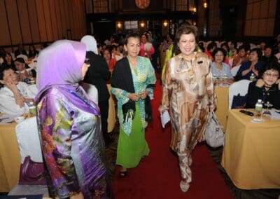 YABhg. Puan Sri Datin Noorainee Abdul Rahman, wife of the Right Honorable Deputy Prime Minister of Malaysia, was the guest of honor.