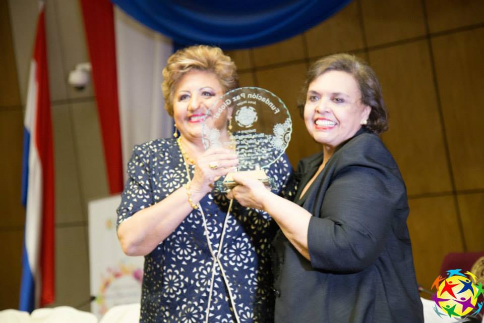 María Evangelista Troche Soler de Gallegos, awarded for her public service as President of the Town Women Network in Paraguay and Town Councilor to Asunción. Former Mayor of Asunción. Living for the Sake of Others Awards, Global Peace Foundation - Paragua