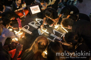 Tribute to MH17 in Malaysia (photo credit Malaysiakini)