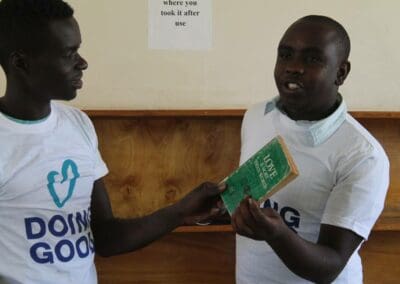 Volunteers Exchange Love On Good Deeds Day