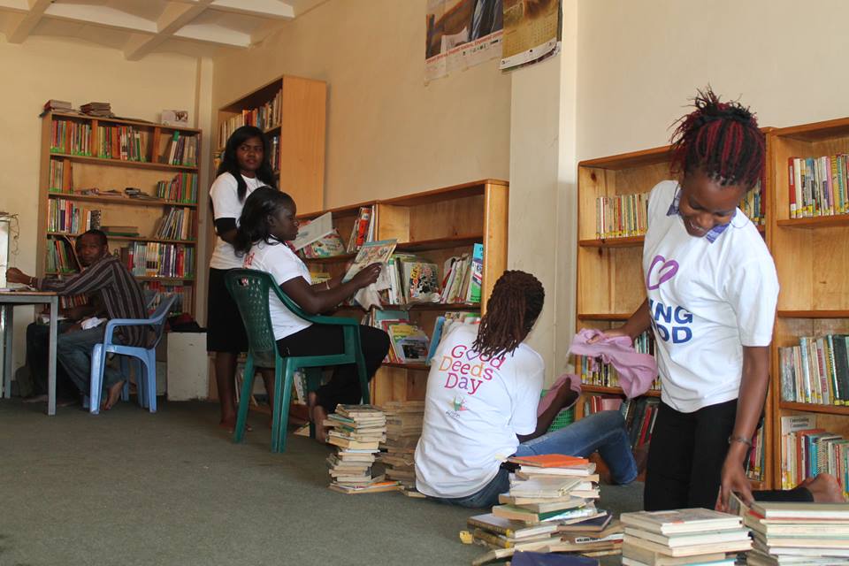 Young volunteers clean library in Mathara, Kenya