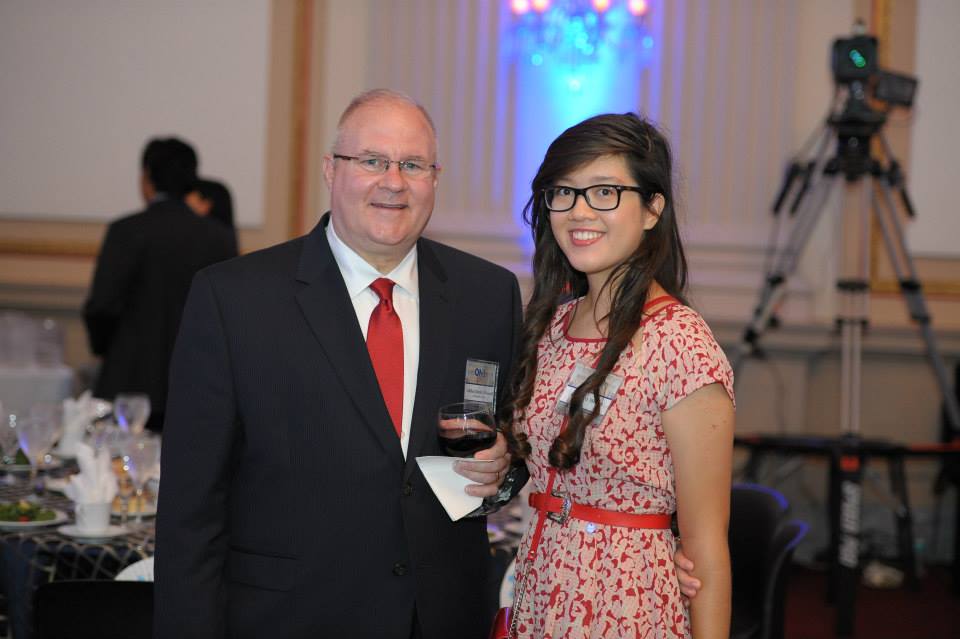 Col (Ret) David S. Maxwell and daughter attend the 1Dream1Korea banquet.