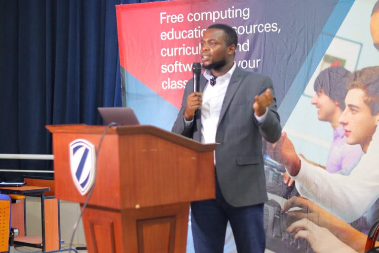 Mr. Billy Otieno, Solutions Engineer, Technology, Data & Analytics, Oracle taking the participants through the Workshop Presentation