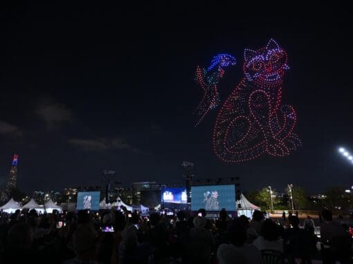 1,200 Drones Lights the History of Korea and the Korean Dream