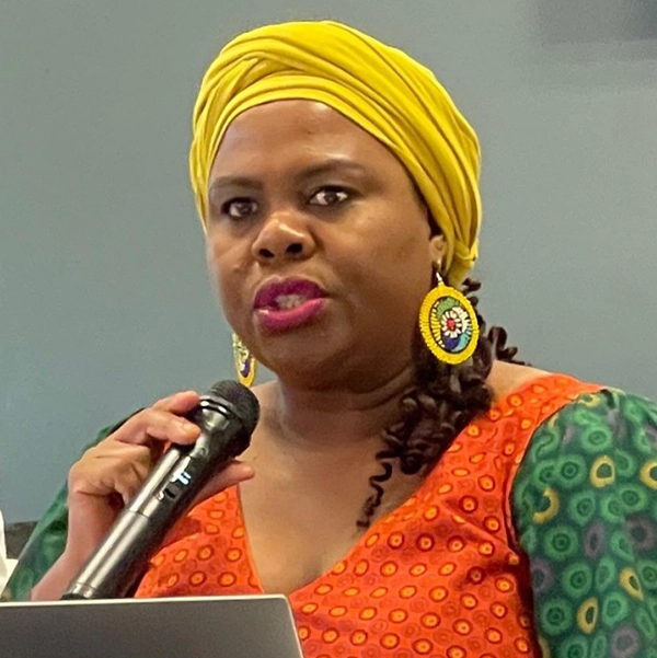 Phumzile Ndlovu