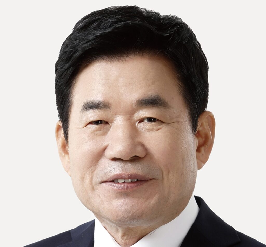 Hon. Jin-pyo Kim